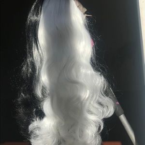 Black and white high quality synthetic wig! Transparent lace adjustable straps
